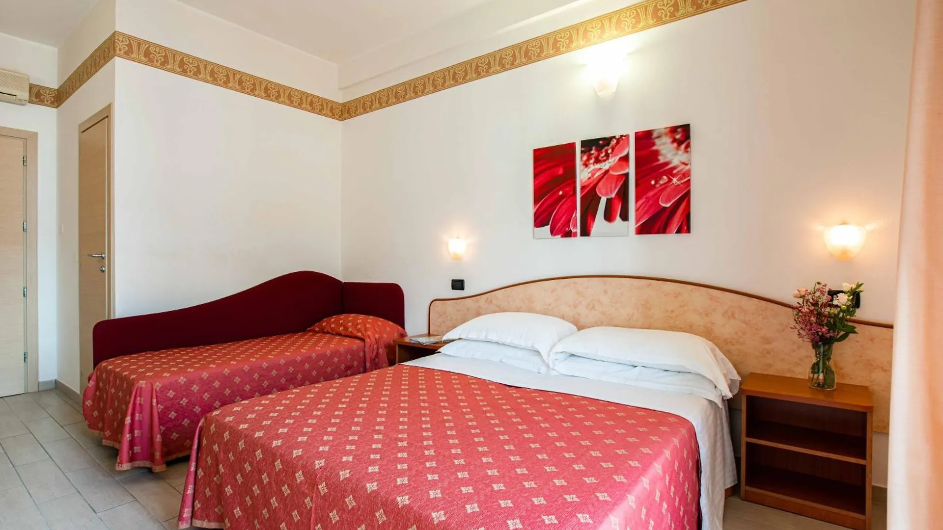 Hotel San Giacomo Cesenatico 3*,  Italia